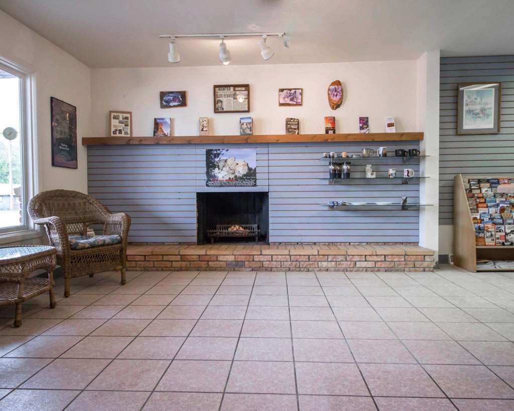 Deer Lodge Motel Sundance Interior photo
