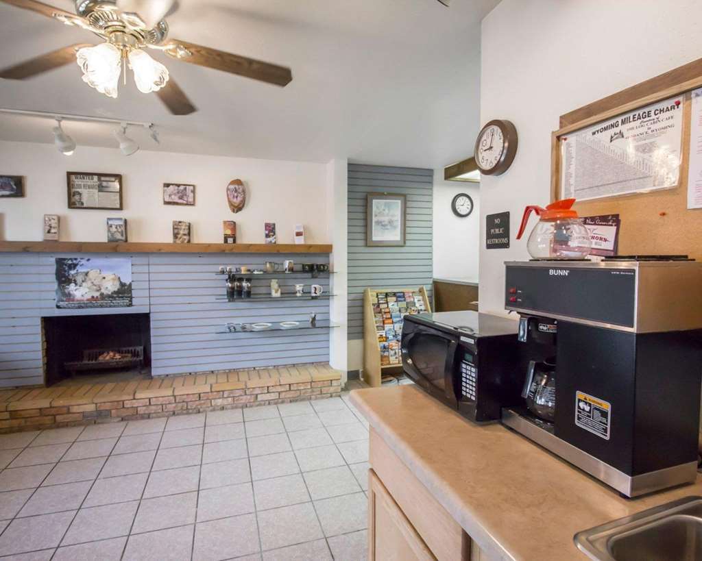 Deer Lodge Motel Sundance Interior photo